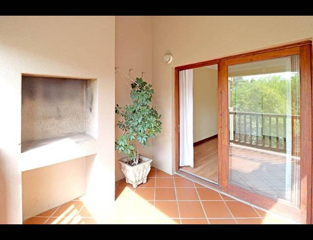 2 BEDROOM APARTMENT FOR SALE IN DOWERGLEN EXT 4